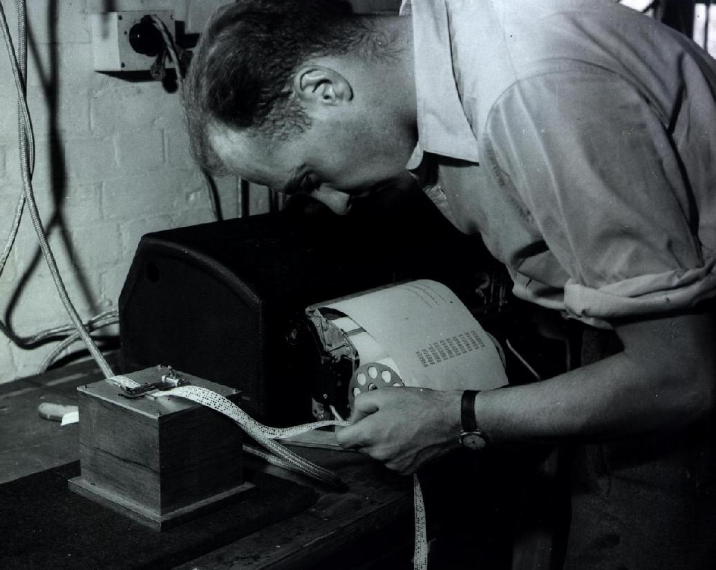 EDSAC I, 1948, W.Renwick with 5 hole tape reader and Creed teleprinter